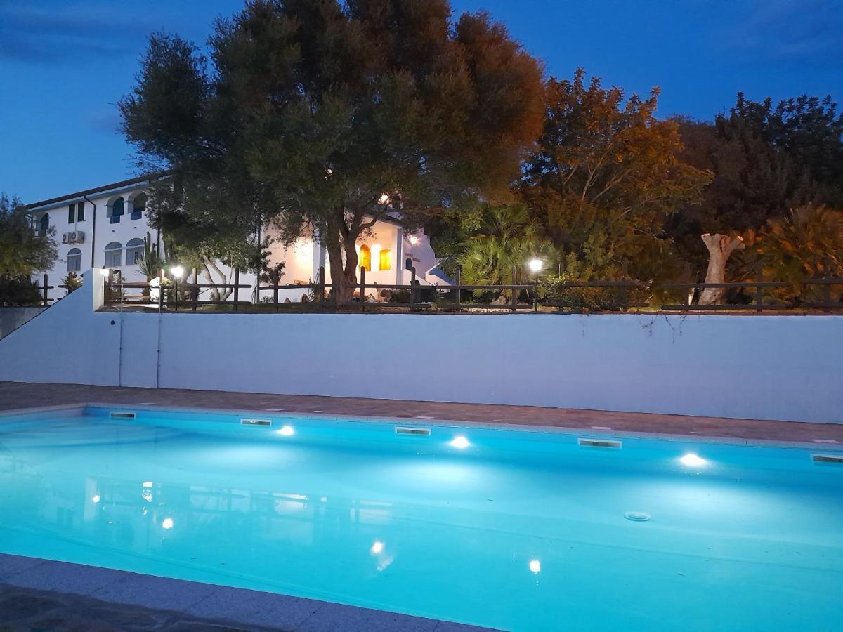Agriturismo Palas De Serra Country Resort Onifai Esterno foto