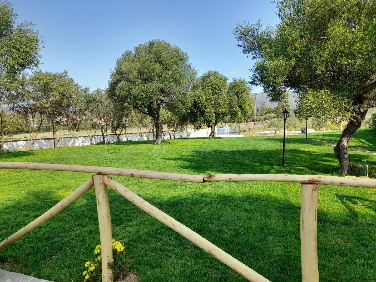 Agriturismo Palas De Serra Country Resort Onifai Esterno foto