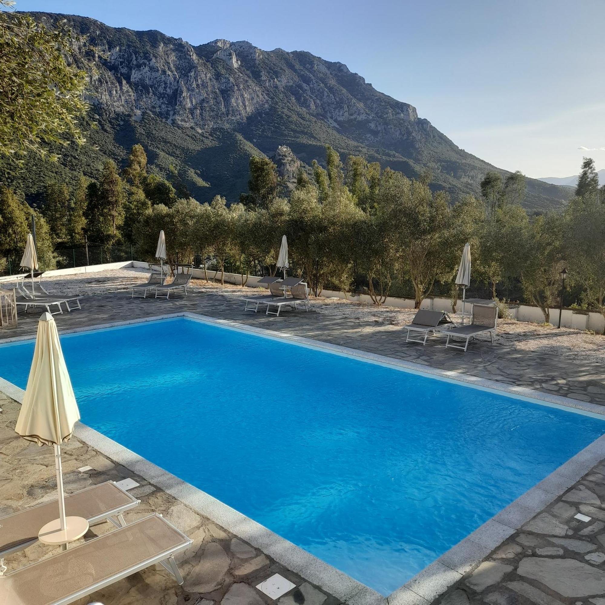 Agriturismo Palas De Serra Country Resort Onifai Esterno foto